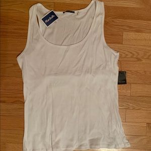 BRAND NEW WITH TAGS WHITE T SHIRT